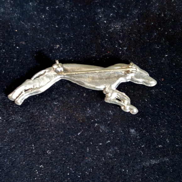 Cheetah pin - Picture 2 of 4